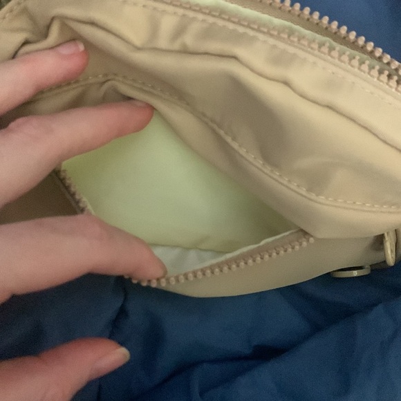 NWOT tan Steve Madden cross body bag FINAL DISCOUNT - Picture 4 of 7